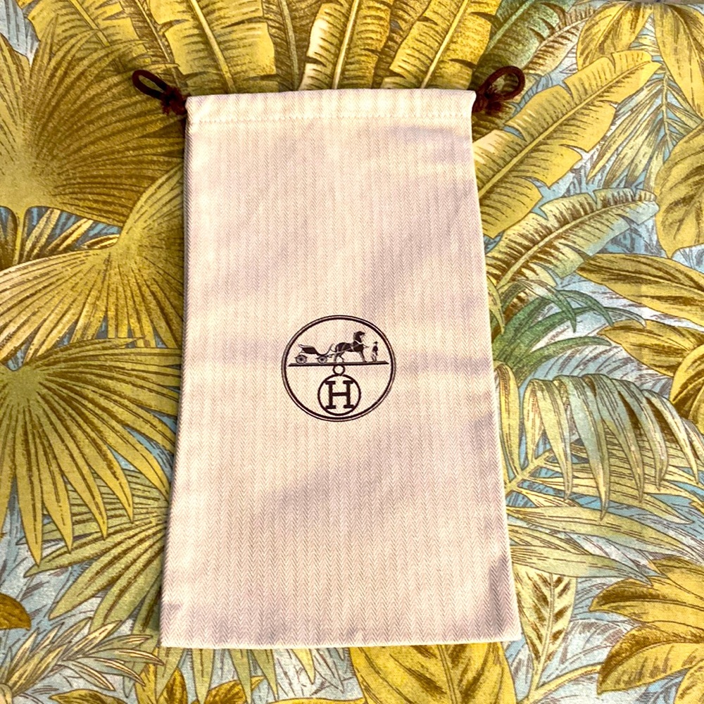 Genuine Hermès Herringbone Drawstring Dust Bag. 13.75”x 8.25”